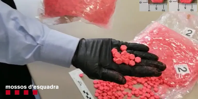 Els Mossos d'Esquadra detenen a l'estació d'autobusos de la Seu un jove amb més de 2.100 pastilles d'èxtasi