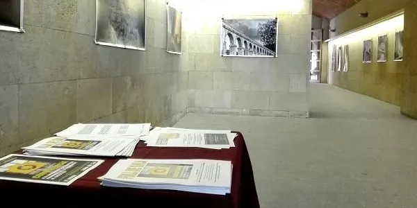 La convivència amb el nostre patrimoni, en catorze fotografies al vestíbul del Casal La Violeta d’Altafulla