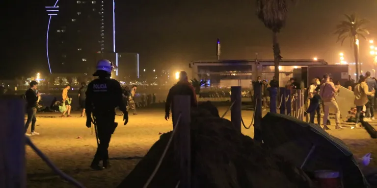 Colau apel·la a la responsabilitat col·lectiva per Sant Joan i alerta que no permetran el "descontrol" a les platges