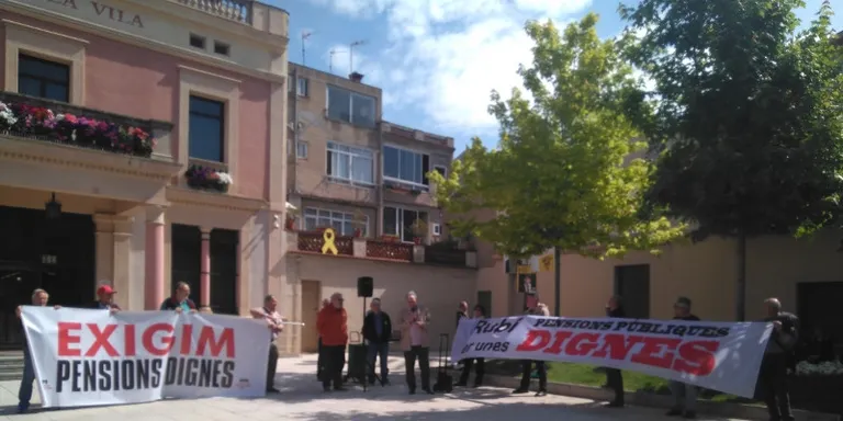 Els pensionistes rubinencs tornen a manifestar-se després dels comicis