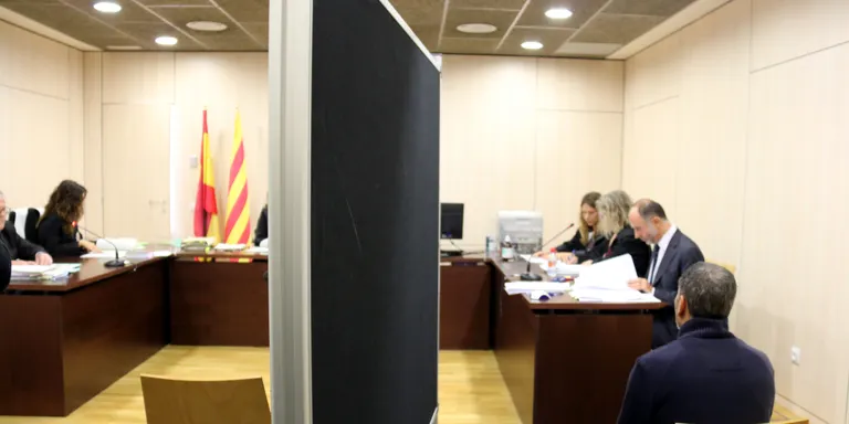 Arrenca el judici contra l'encarregat de neteja d'un escorxador de Vic acusat d'assetjament sexual