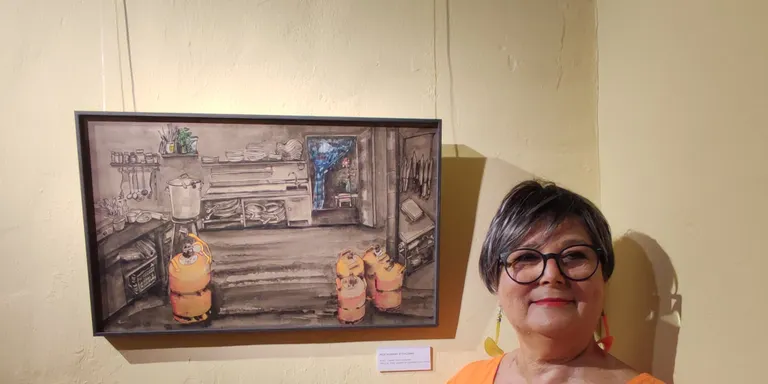 L’artista Teresa Felip entra als restaurants de Cambrils per copsar el tràfec de les cuines