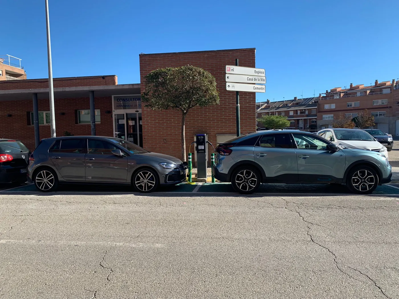 Un total de 542 vehicles elèctrics carreguen a Torrefarrera en els 3 primers mesos de la instal·lació dels punts de recàrrega