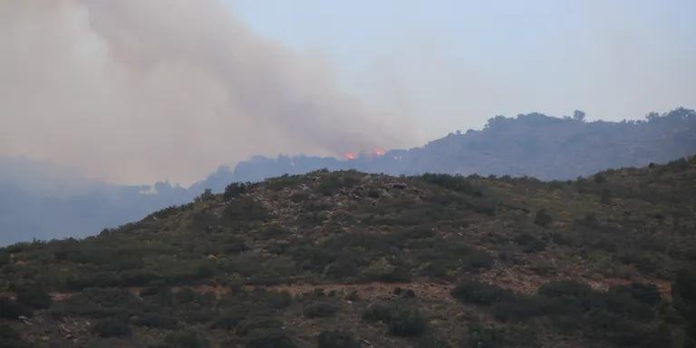 Els Bombers donen per estabilitzat l'incendi de la Catalunya del Nord