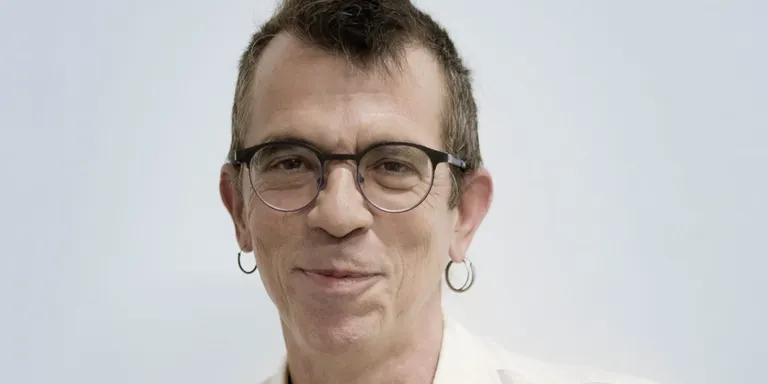 Joni D. presenta al Grans Records de Lleida 'Ella també hi era', la seva nova novel·la sobre les dones al moviment punk barceloní dels anys 80