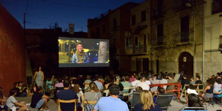 'Alcarràs', la projecció del Cinema a la fresa per festa major