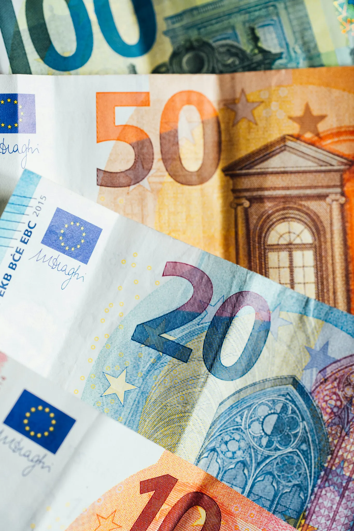 El SMI puja als 1.134 euros i els funcionaris cobraran un 0,5% més del sou de 2023 amb efectes retroactius