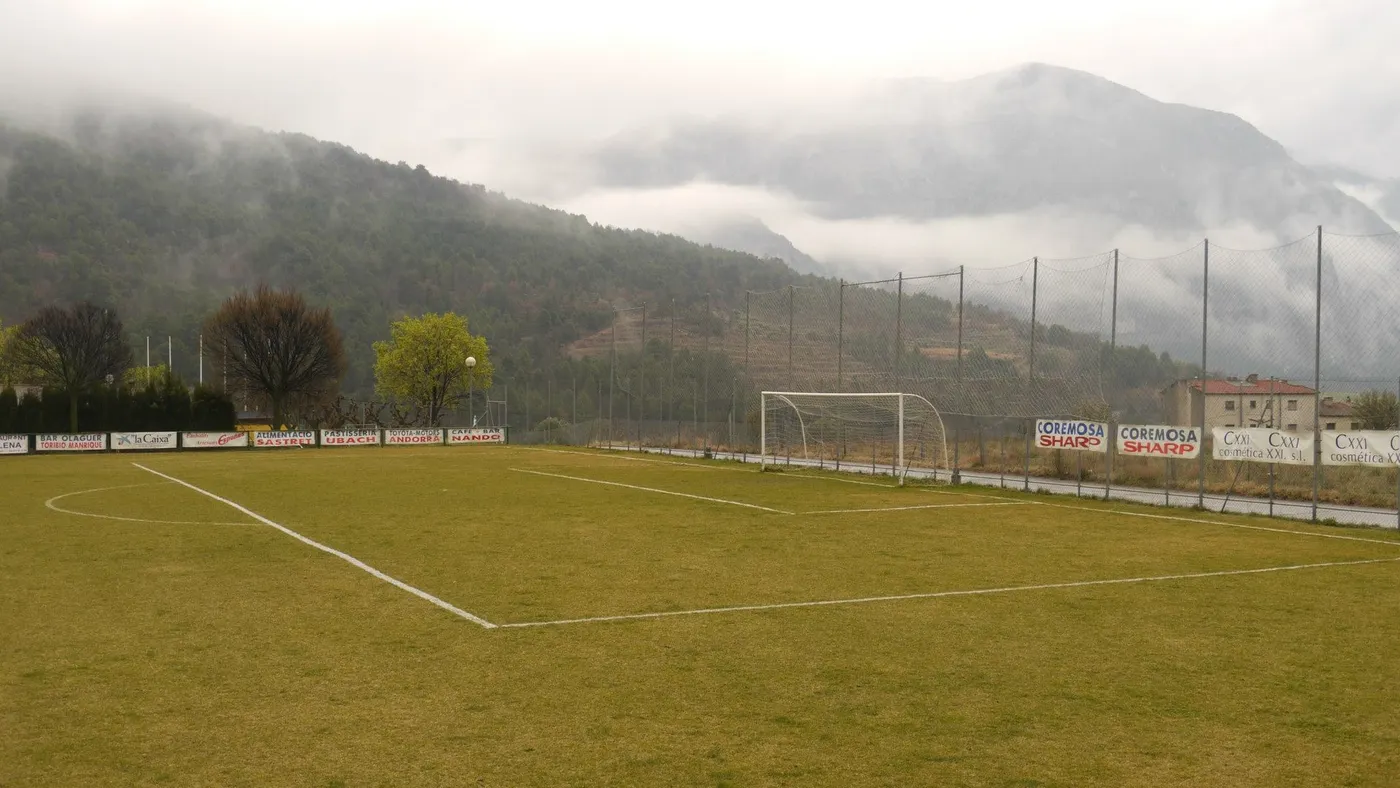 Camp de futbol Les Lloredes (Organyà)