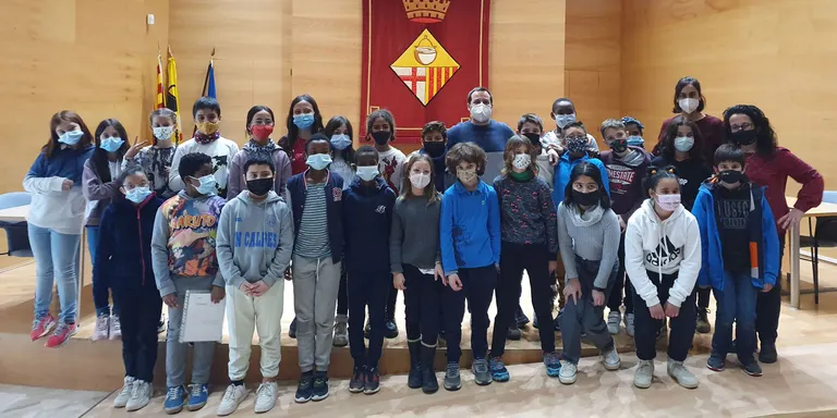 Alumnes de 5è de Primària de l'escola El Calderí creen una cooperativa que farà productes de material reciclat