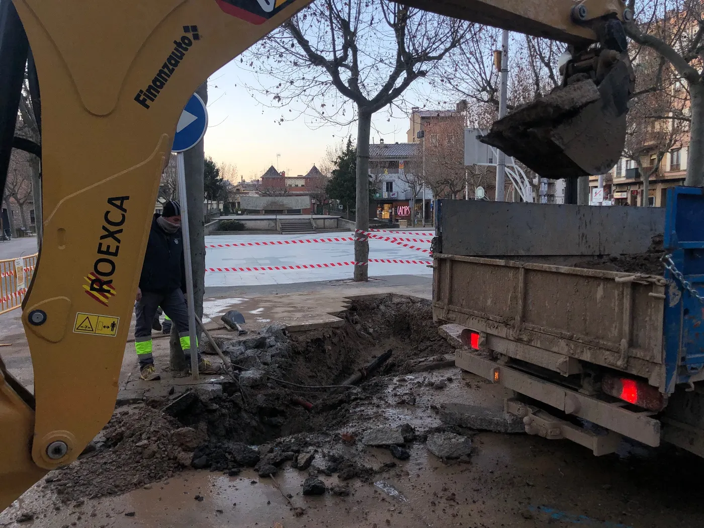 Una avaria a la xarxa d'aigua afecta el subministrament al sector oest del municipi fins avui al migdia