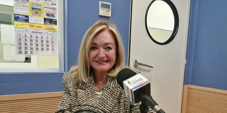 Núria Gómez recupera la petició per fer un petit mur al passeig marítim