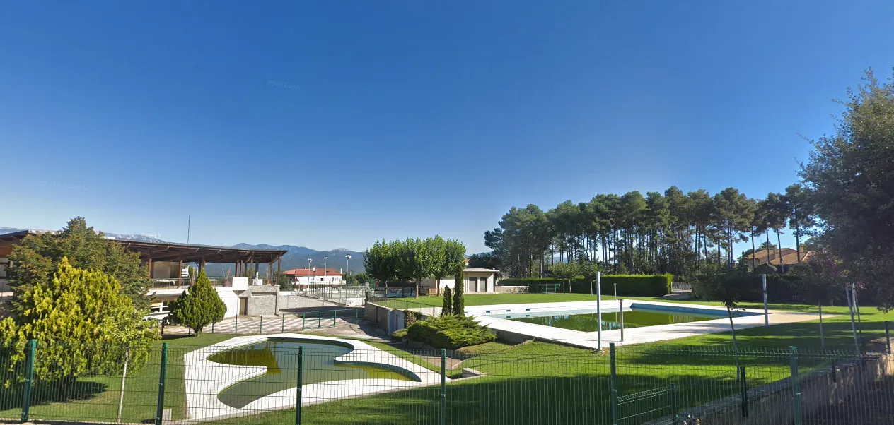 Les piscines del Pi de Sant Just permeten fer topless