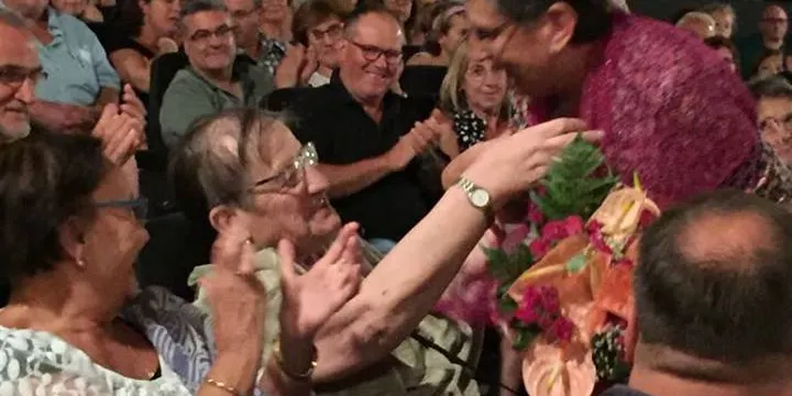 El CCR dedica una ovació a l'actriu Quimeta Basart, i té un record per les víctimes del 17A
