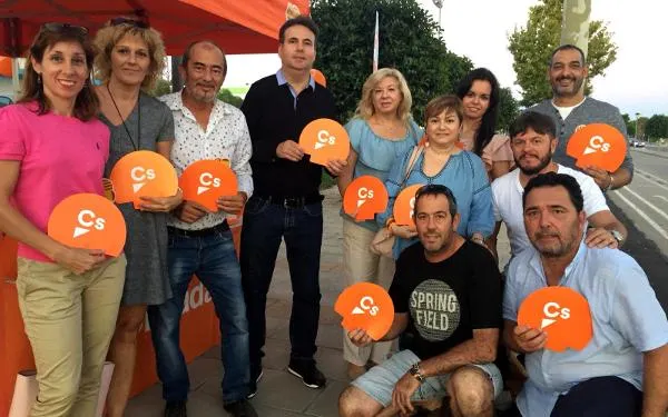 Foto: Maria Lluïsa Díaz, al centre de la imatge