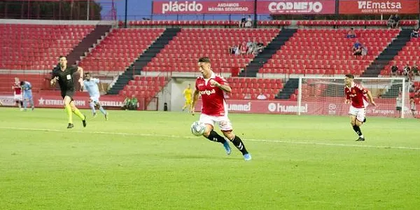 El Nàstic millora la seva imatge i empata davant el Girona amb un gol de Lolo Plá (1-1)
