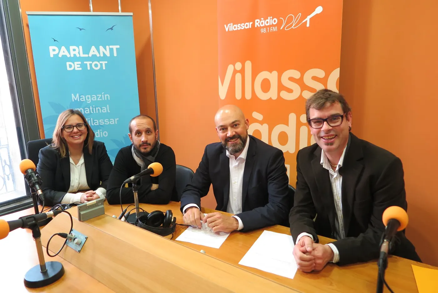 Els titulars informatius de Catalunya Ràdio, a Vilassar Ràdio