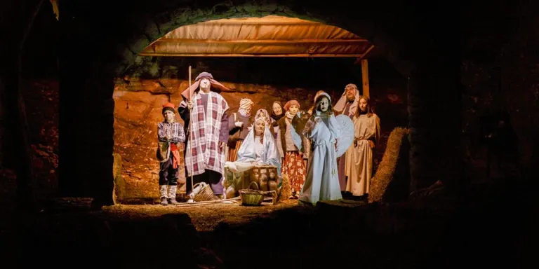 El Pessebre Vivent Teatralitzat de Begur ven 240 entrades tot i la pluja