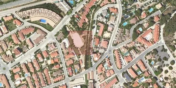 Aigües d’Altafulla instal·la xarxes de contenció de residus al canal de la rasa