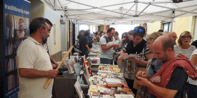 Els escriptors omplen Organyà amb la 22a Fira del Llibre del Pirineu