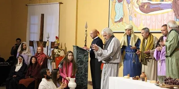 El XIX Camí de la Creu triomfa a l’Església de Santa Maria del Barri Marítim