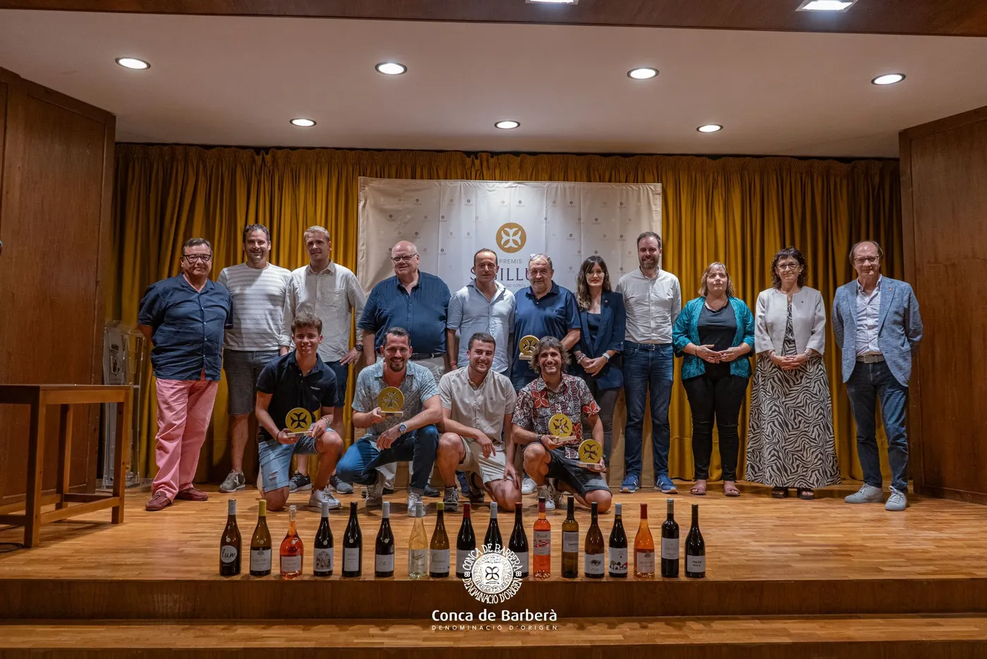 Els protagonistes, amb Sílvia Munt al centre (foto: cedida)