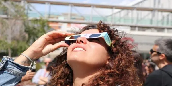 Un físic retransmetrà l’eclipsi solar des dels terrenys del polígon industrial de Torredembarra habilitats per seguir el fenomen