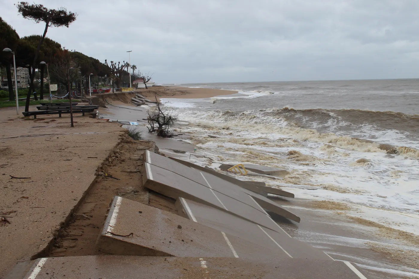 El litoral de Barcelona perd sorra i es demanen solucions al Ministeri de Transició Ecològica