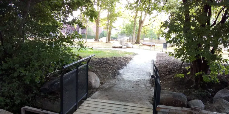 Nou accés adaptat al Parc dels Enamorats de la Seu d’Urgell