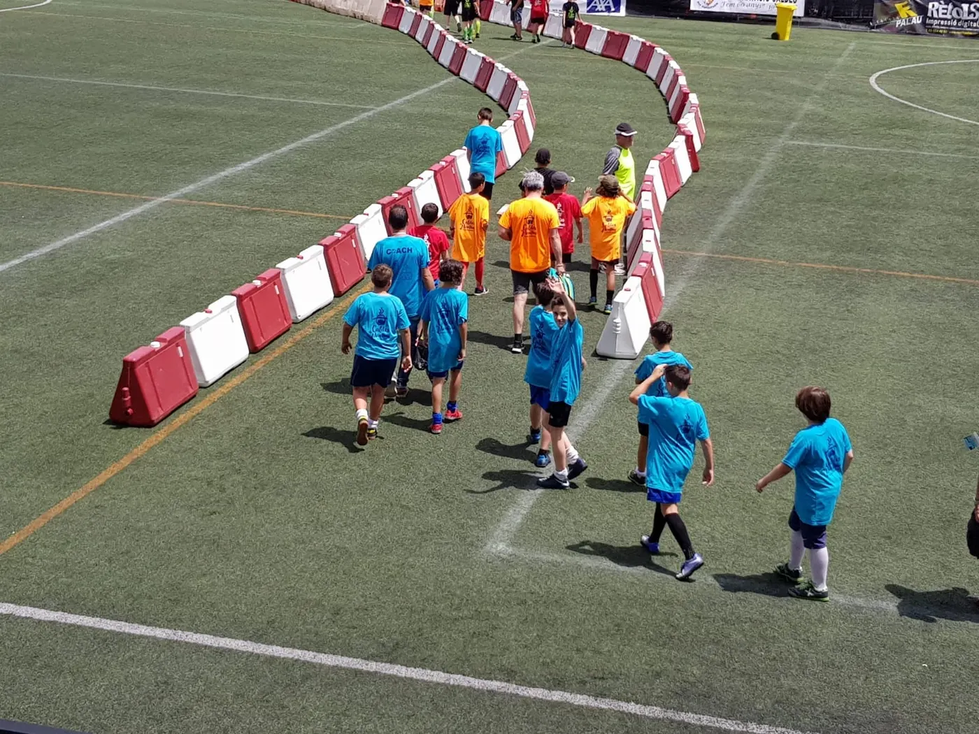 El torneig escolar de l’AFS Caldes escalfa motors amb un acte adreçat a entrenadors, representants i arbitres