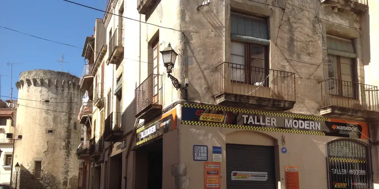 Dos detinguts per entrar a robar al taller mecànic Modern