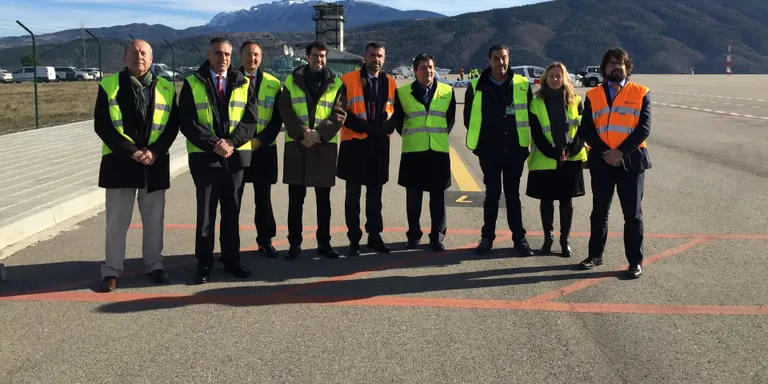 L'Aeroport Andorra-La Seu comença a funcionar per a ús públic i comercial