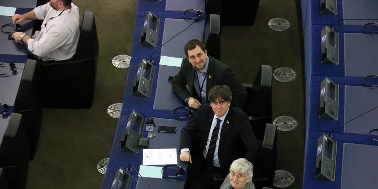 L'Eurocambra aixeca la immunitat a Puigdemont per 400 vots a favor, 248 en contra i 45 abstencions