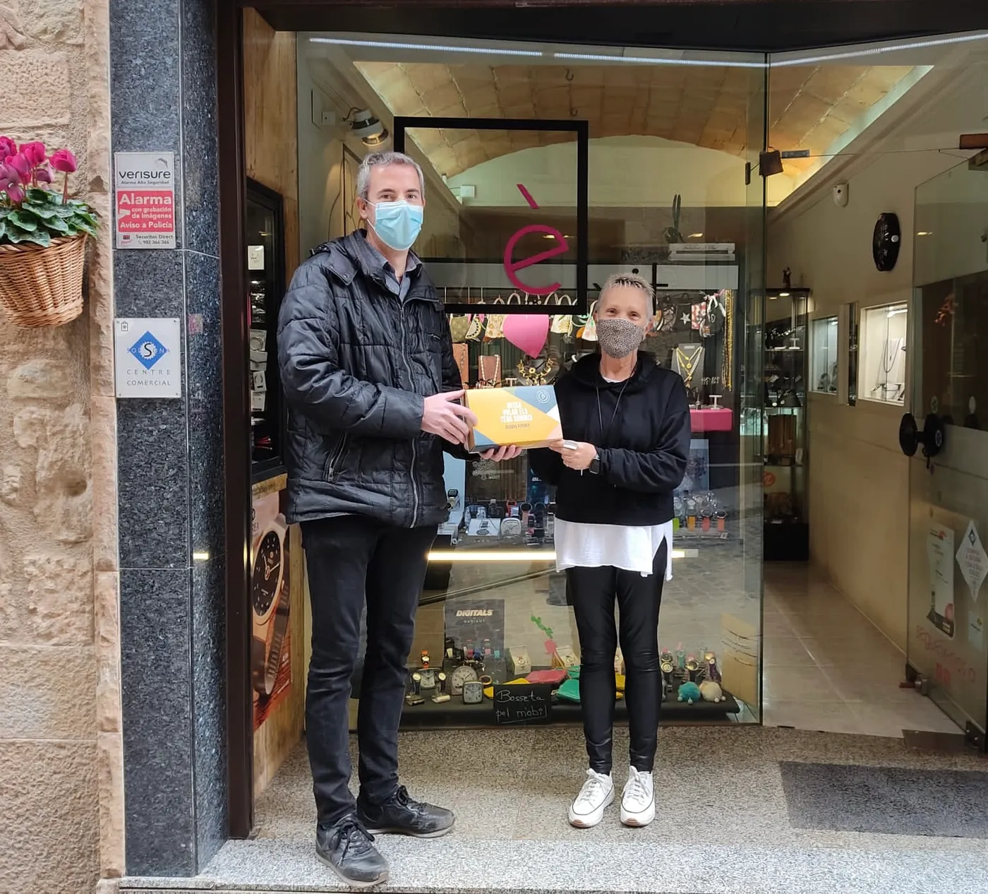 Marisol Cespedosa guanya el vol en globus de la campanya "Compra i guanya!"