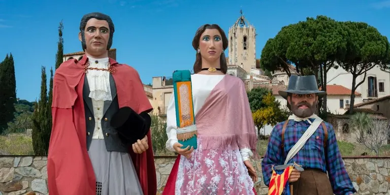 Els Gegants de Pineda actuen diumenge a Sant Vicenç de Montalt
