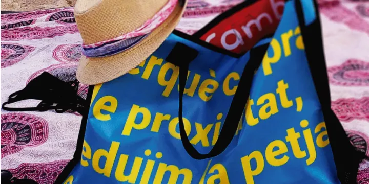 ‘Estimo Cambrils, compro a Cambrils’ sortejarà bosses reutilitzables a partir del dilluns 2 d’agost