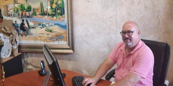 Jaime Serret agafa les regnes de la regidoria de Comerç de l'Ajuntament de Creixell com a regidor no adscrit