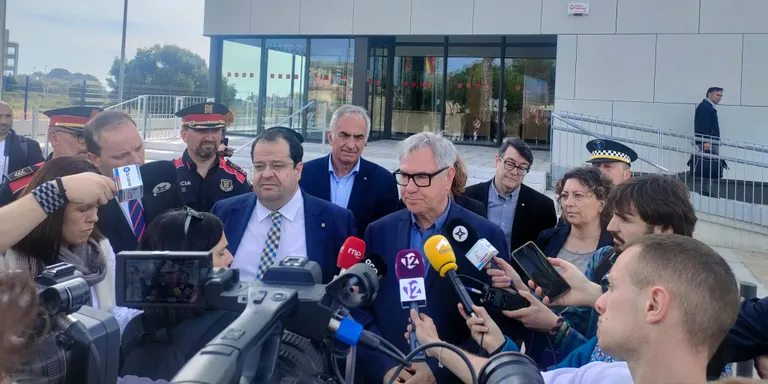 La nova comissaria de Mossos d'Esquadra rep la visita institucional en el segon dia de funcionament