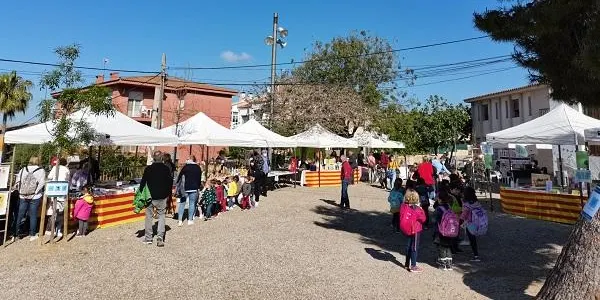 Altafulla surt al carrer per gaudir d'un Sant Jordi recuperat