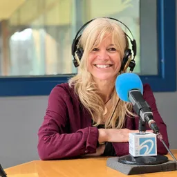 Entrevistes de la Justa del 12/4/2022 — Gaudim Creant Art: paradeta solidària de Sant Jordi, balanç del curs i rèplica de la placa de la Font de la Bona Aigua - episode art