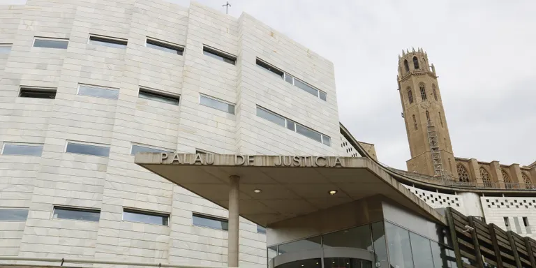 Demanen 28 anys i mig de presó a un veí de la Seu d'Urgell acusat de pornografia infantil i abús sexual de menors