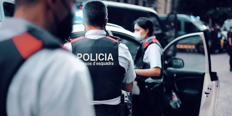 Els Mossos investiguen la mort violenta d'un jove a Pineda en una baralla al carrer