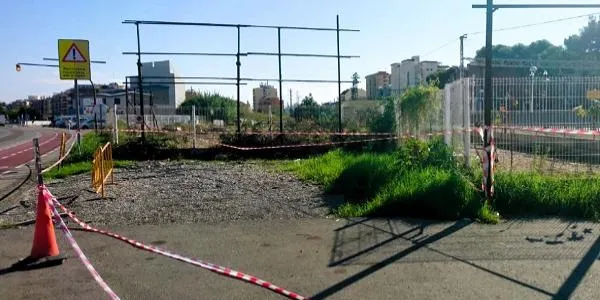 Torredembarra reclama a Adif i Rodalies millores en l'espai reservat per als autobusos del Pla Alternatiu de Transport