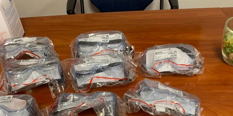 El Centre Sanitari rep nous donatius de material de protecció des d'empreses i entitats