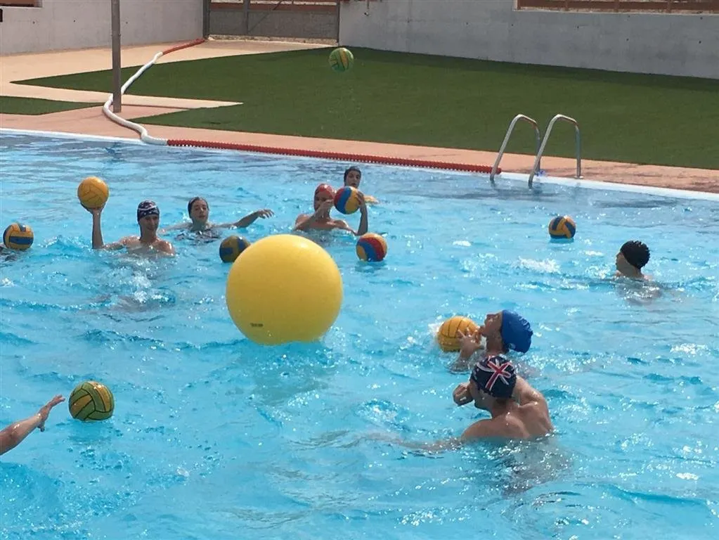 La piscina d’estiu del Fornàs es manté oberta fins l’11 de setembre