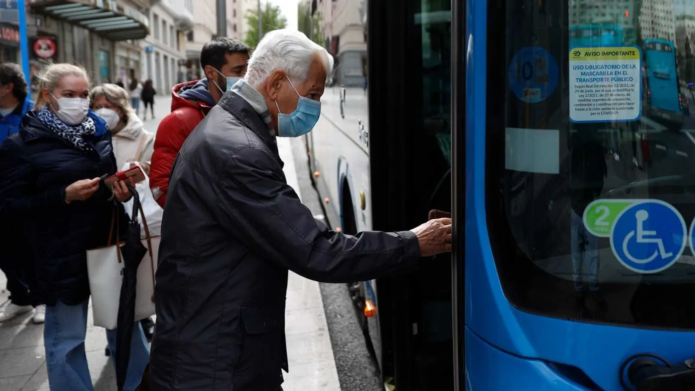 Les mascaretes podrien deixar de ser obligatòries al transport públic durant el mes febrer