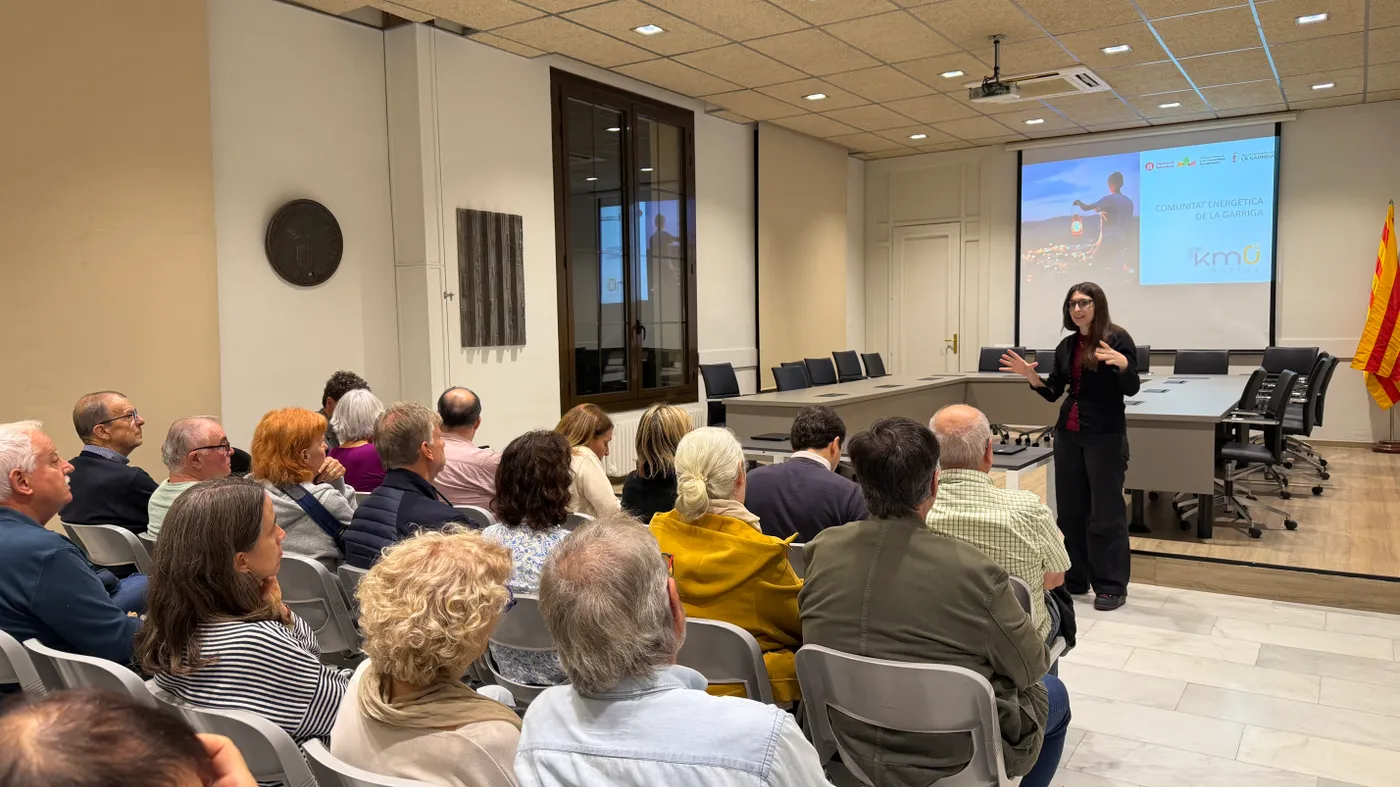 L'Ajuntament posa en marxa la seva primera comunitat energètica per compartir l'excedent amb veïns i comerços