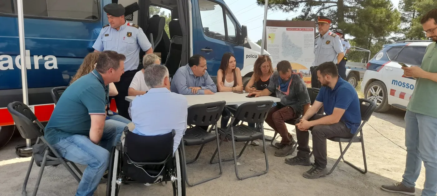 INCENDIS SOLSONÈS 17J 14h: El conseller d'Interior, Joan Ignasi Elena, agraeix la tasca de les ADF i els veïns en l'extinció dels incendis
