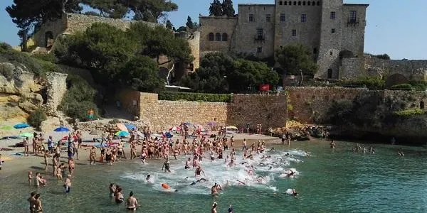 Més d’un centenar de participants a la 10a Travessia popular de natació La Móra-Tamarit