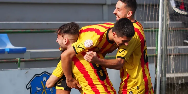 La UE Sant Andreu s’emporta el derbi contra el Sants (2-0)