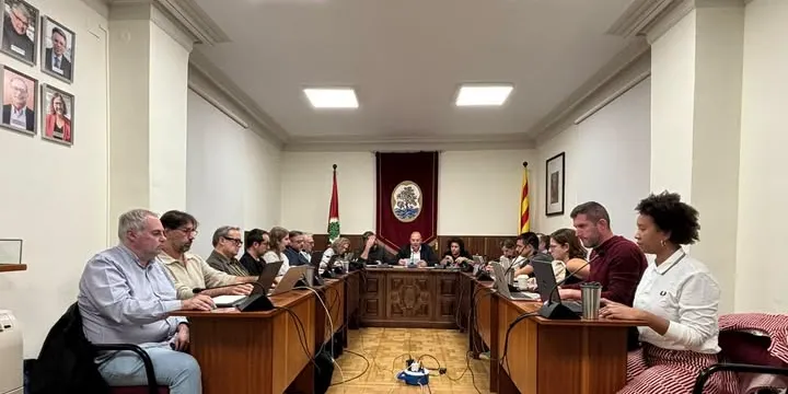 Arenys de Mar aprova un paquet de mesures fiscals amb novetats en habitatge, residus i serveis socials